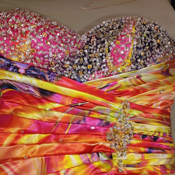 Multi color gown - Picture 3 of 11